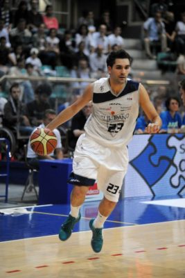 Bologna - 27/10/2013 - Riccardo Pederzini della Fortitudo Tulipano Bologna in azione durante la gara del Campionato Italiano di Pallacanestro NCH 2013/2014 tra Fortitudo Bologna e Castelfiorentino al PalaDozza (Photo by Roberto Serra / Iguana Press / Fortitudo Pallacanestro Bologna)